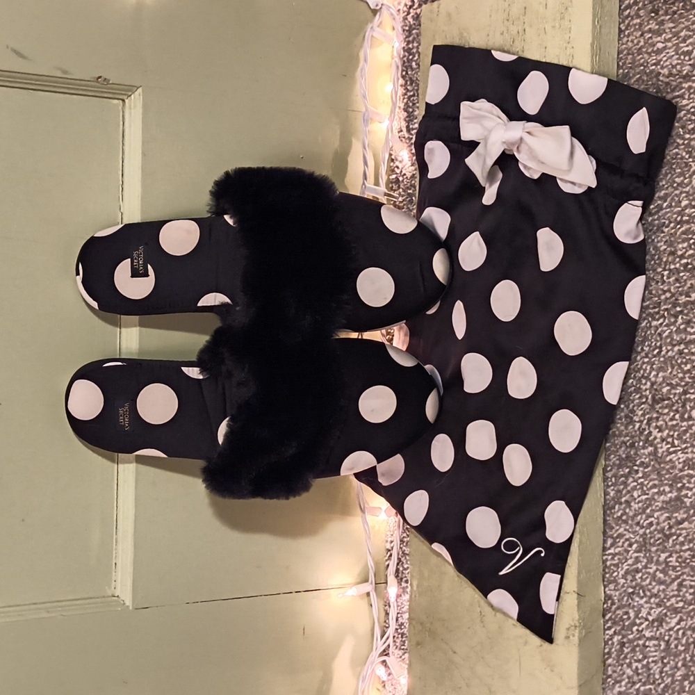 Women's Victoria's Secret Black White Polkadot Slippers And Dust Bag M